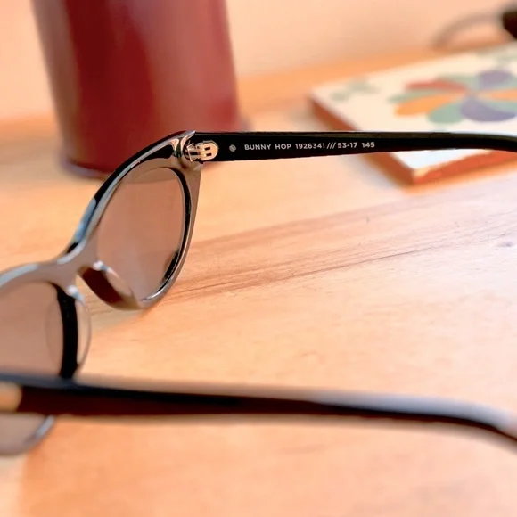 Le Specs bunny hop sunglasses - black - EUC